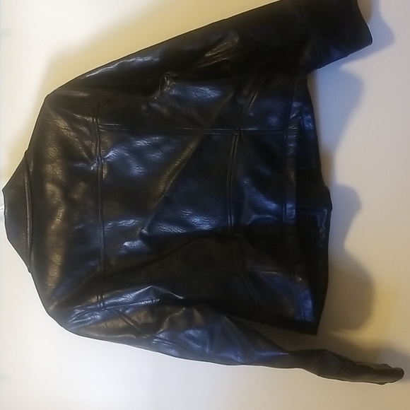 Old Navy Faux-Leather Zip-Pocket Moto Jacket - Picture 4 of 4